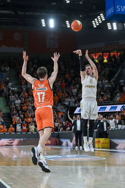 攻防两端增 攻防两端增